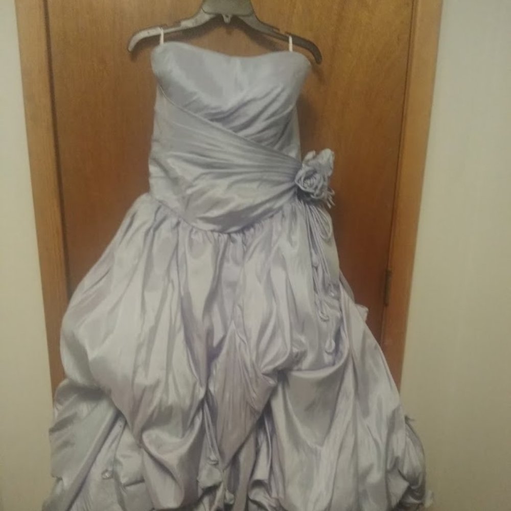 Beautiful Prom/Quinceanera Lilac Ball Gown Size 16
